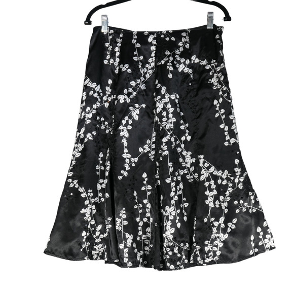 Chicos Midi Skirt A Line Womens Size 1M Satin Sequins Lined Black White Floral - Picture 1 of 8